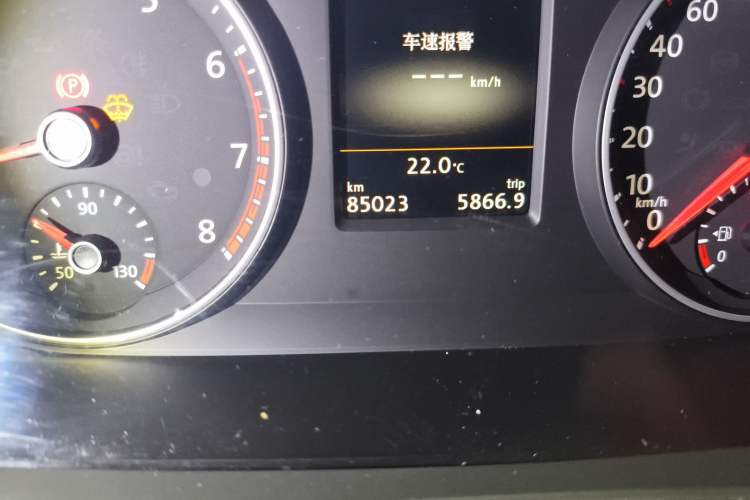 Used Volkswagen Multivan 2019 2.0 TSI 4x4 Prestige Edition 7-Seater Odometer Close Up
