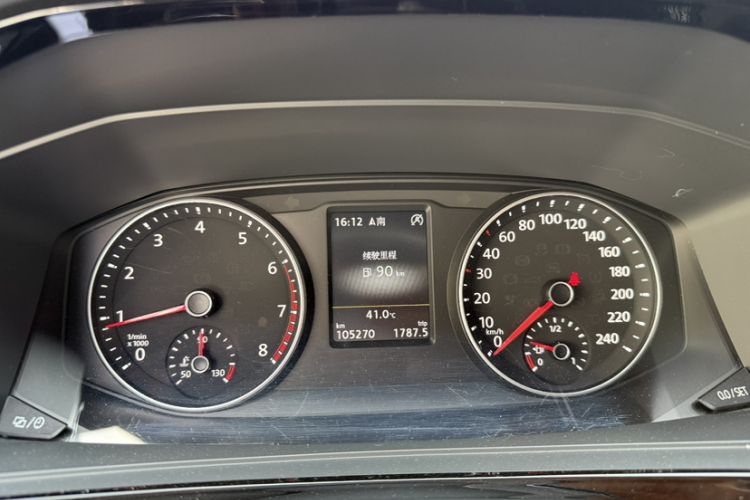 Used Volkswagen Multivan 2019 2.0 TSI 4x4 Prestige Edition 7-Seater Odometer Close Up