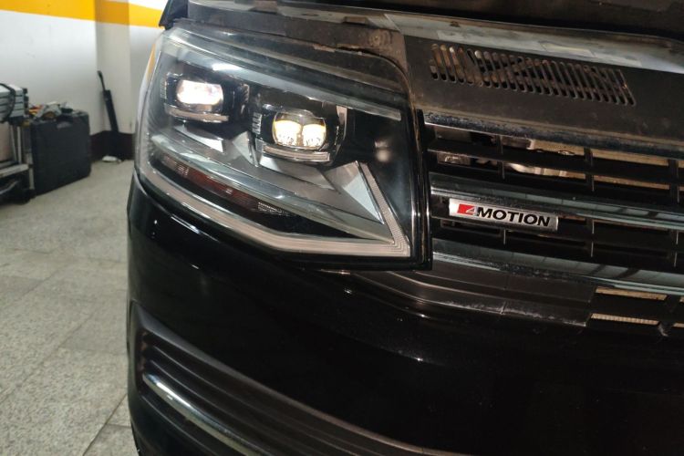 Used Volkswagen Multivan 2019 2.0 TSI 4x4 Prestige Edition 7-Seater Right Front Headlight
