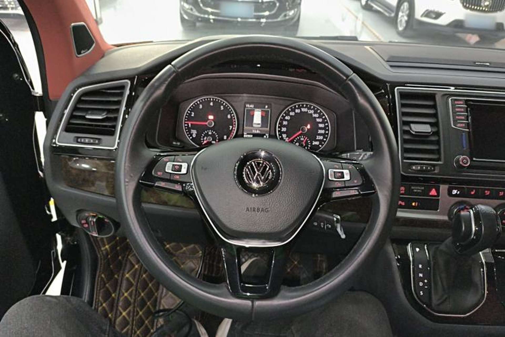 Used Volkswagen Multivan 2019 2.0 TSI 4x4 Prestige Edition 7-Seater Steering Wheel