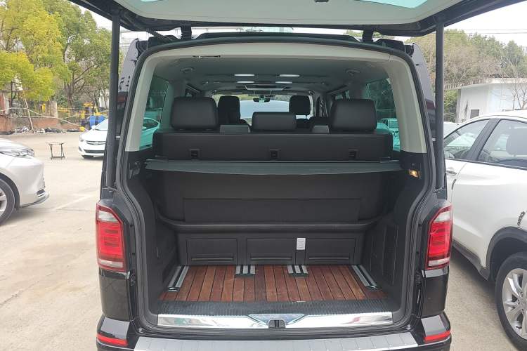 Used Volkswagen Multivan 2019 2.0 TSI 4x4 Prestige Edition 7-Seater Trunk