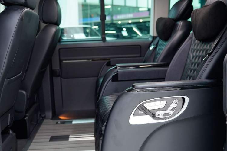 Used Volkswagen Multivan 2019 2.0 TSI 4x4 Prestige Edition 7-Seater Interior 9