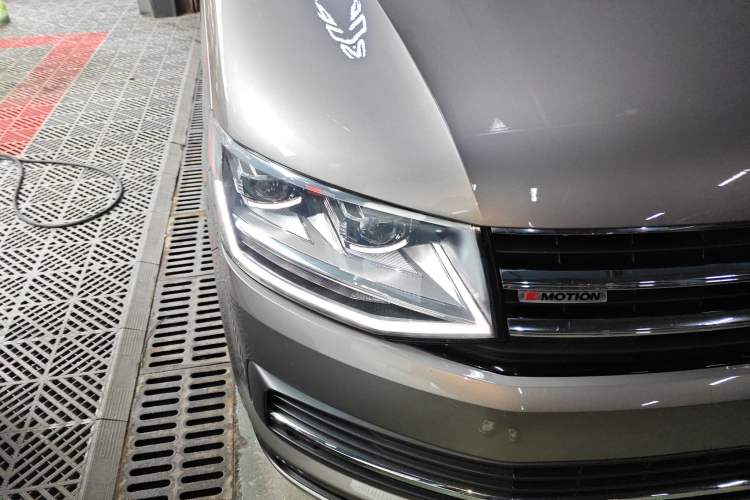 Used Volkswagen Multivan 2019 2.0 TSI 4x4 Prestige Edition 7-Seater Right Front Headlight