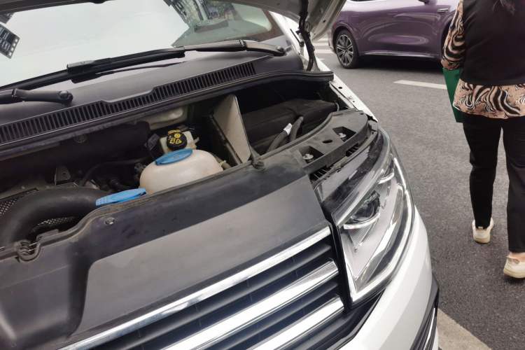Used Volkswagen Multivan 2019 2.0 TSI 4x4 Prestige Edition 7-Seater Engine Bay Left