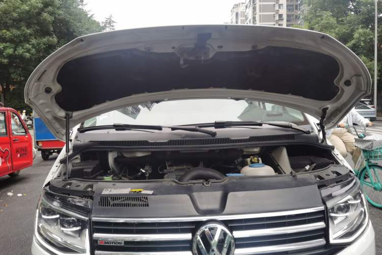 Used Volkswagen Multivan 2019 2.0 TSI 4x4 Prestige Edition 7-Seater Engine Bay