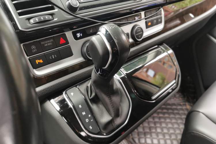 Used Volkswagen Multivan 2019 2.0 TSI 4x4 Prestige Edition 7-Seater Gear Lever