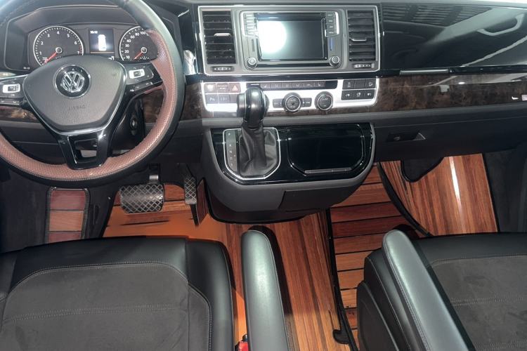Used Volkswagen Multivan 2019 2.0 TSI 4x4 Prestige Edition 7-Seater Interior 2