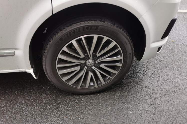 Used Volkswagen Multivan 2019 2.0 TSI 4x4 Prestige Edition 7-Seater Right Front Wheel Hub