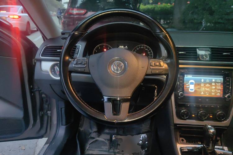 Used Volkswagen Passat 2015 1.8TSI DSG Prestige Edition Steering Wheel
