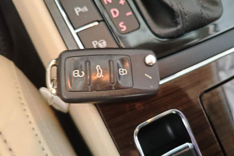 Used Volkswagen Passat 2014 1.8TSI DSG Ultimate Edition Interior 1
