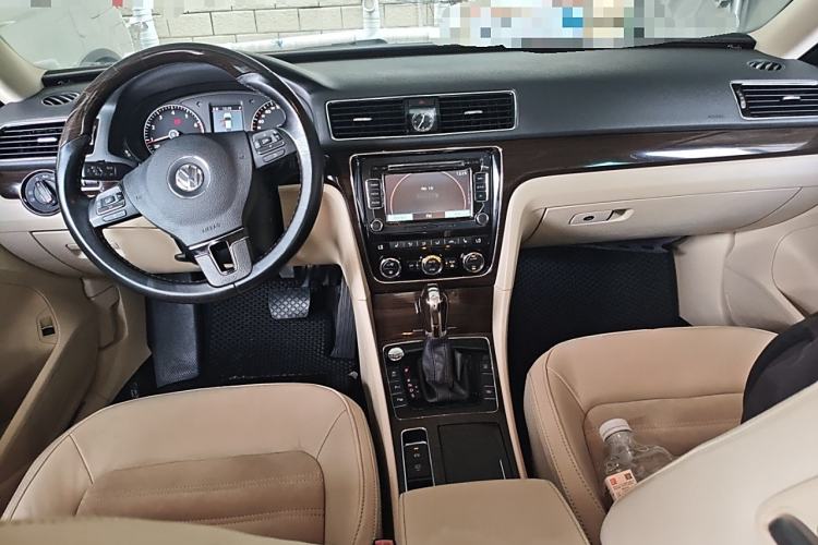 Used Volkswagen Passat 2014 1.8TSI DSG Ultimate Edition Interior 2