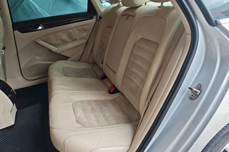 Used Volkswagen Passat 2014 1.8TSI DSG Ultimate Edition Interior 4