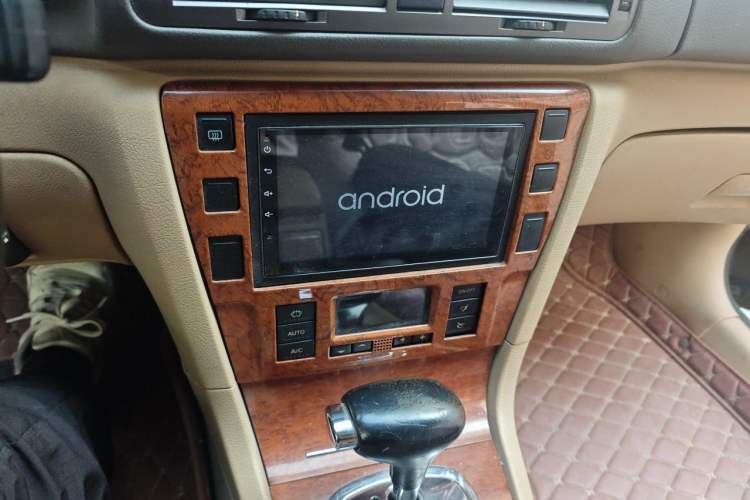Used Volkswagen Passat 2005 1.8T Automatic Luxury Model Audio And AC Panel