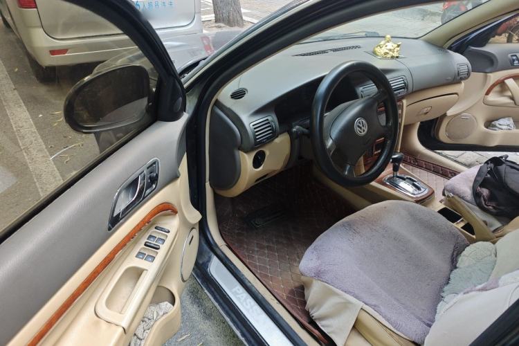 Used Volkswagen Passat 2005 1.8T Automatic Luxury Model Driver Seat