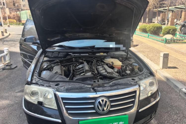 Used Volkswagen Passat 2005 1.8T Automatic Luxury Model Engine Bay