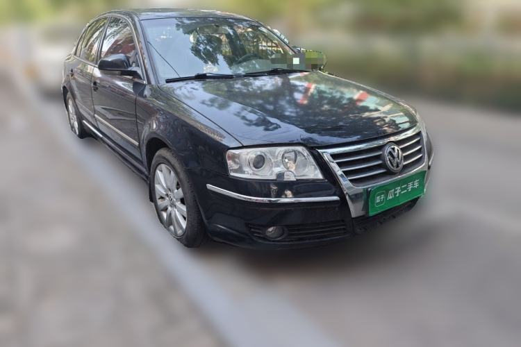 Used Volkswagen Passat 2005 1.8T Automatic Luxury Model Front Right 45 Deg