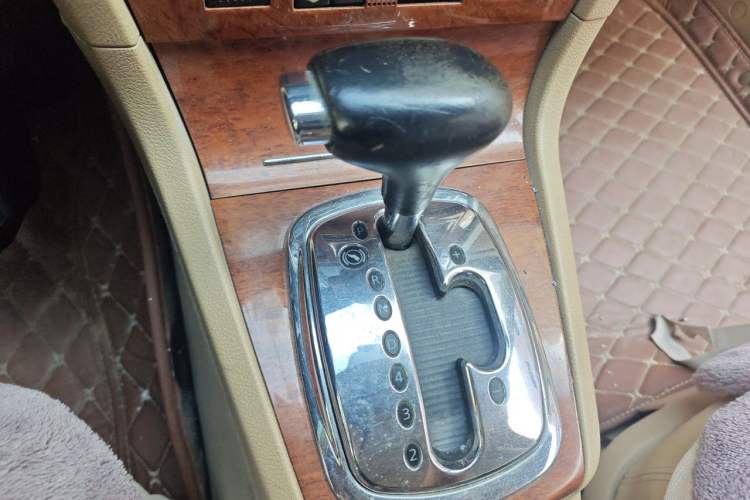 Used Volkswagen Passat 2005 1.8T Automatic Luxury Model Gear Lever