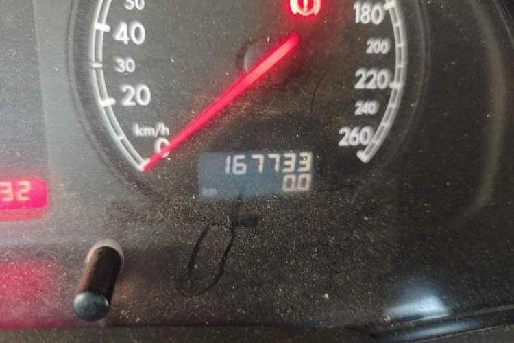 Used Volkswagen Passat 2005 1.8T Automatic Luxury Model Odometer Close Up