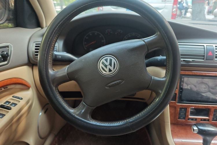 Used Volkswagen Passat 2005 1.8T Automatic Luxury Model Steering Wheel