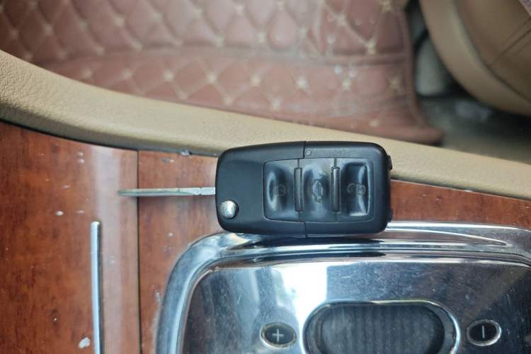 Used Volkswagen Passat 2005 1.8T Automatic Luxury Model Vehicle Key