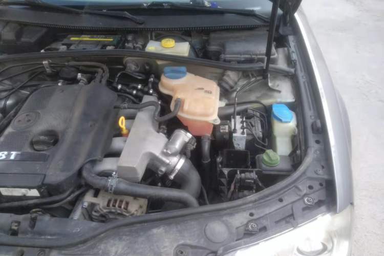 Used Volkswagen Passat 2005 1.8T Manual Luxury Model Engine Bay Left