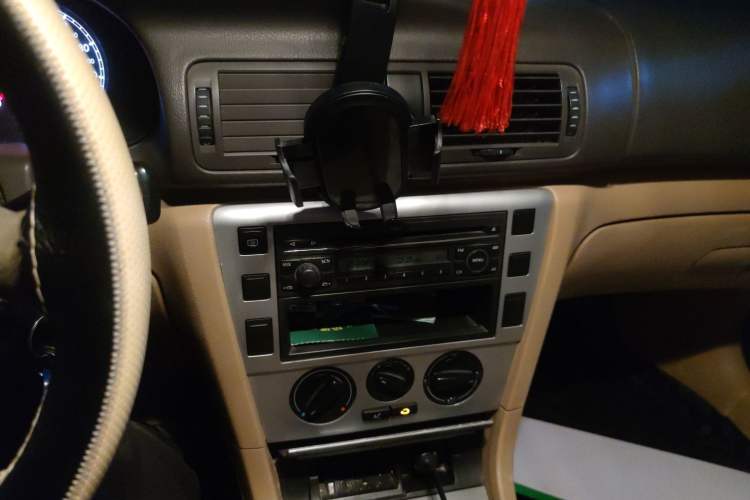 Used Volkswagen Passat 2007 2.0L Manual Standard Edition Audio And AC Panel