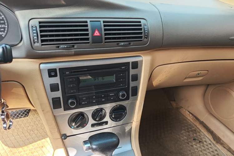Used Volkswagen Passat 2007 2.0L Automatic Standard Edition Audio And AC Panel
