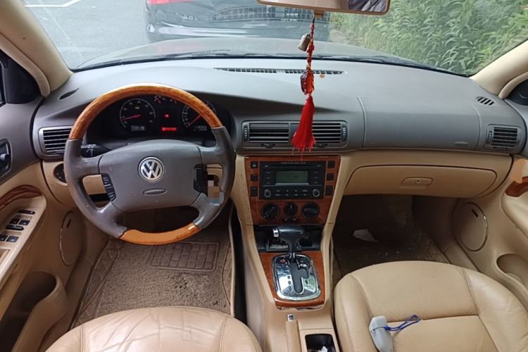Used Volkswagen Passat 2007 1.8T Automatic Luxury Model Center Console
