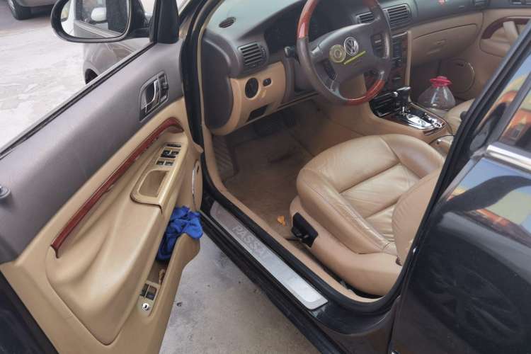 Used Volkswagen Passat 2007 1.8T Automatic Luxury Model Driver Seat