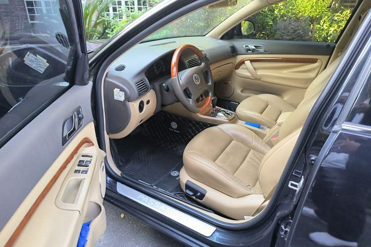 Used Volkswagen Passat 2007 1.8T Automatic Luxury Model Driver Seat