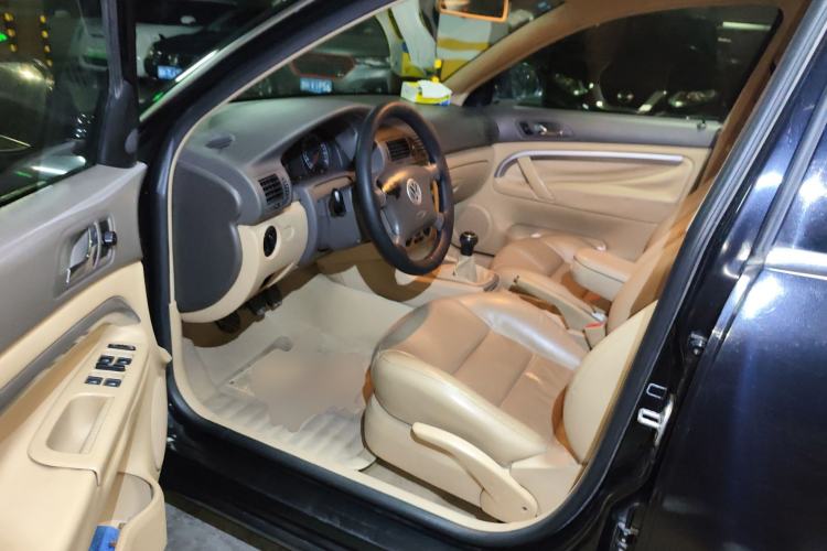 Used Volkswagen Passat 2007 2.0L Manual Standard Edition