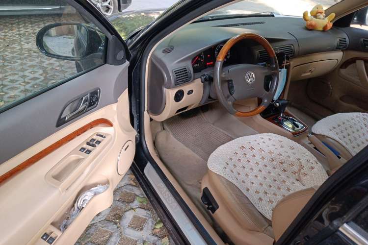 Used Volkswagen Passat 2007 1.8T Automatic Luxury Model Driver Seat