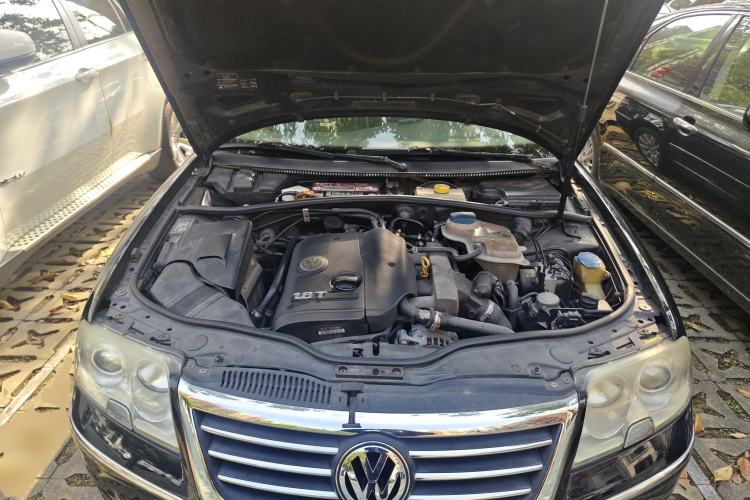Used Volkswagen Passat 2007 1.8T Automatic VIP Model Engine Bay
