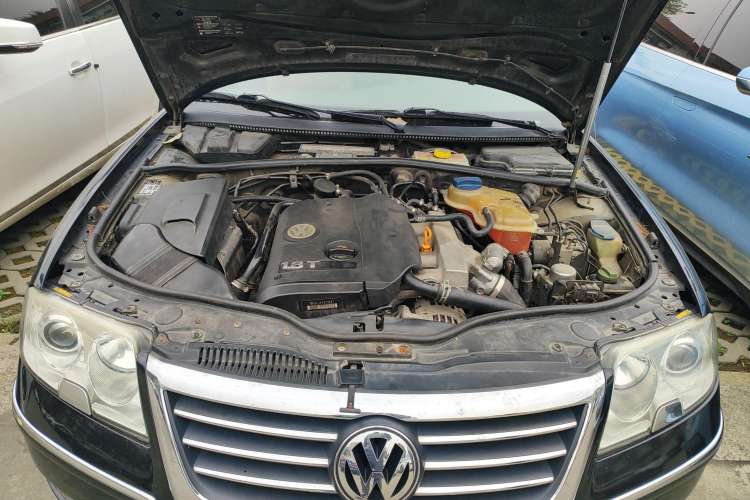 Used Volkswagen Passat 2007 1.8T Automatic VIP Model Engine Bay