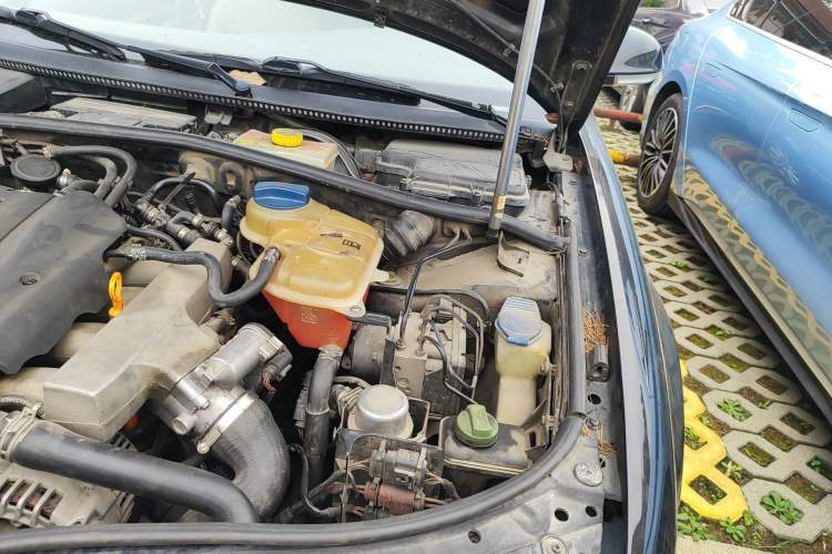 Used Volkswagen Passat 2007 1.8T Automatic VIP Model Engine Bay Left