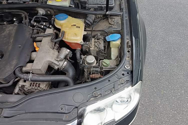 Used Volkswagen Passat 2007 1.8T Automatic Luxury Model Engine Bay Left