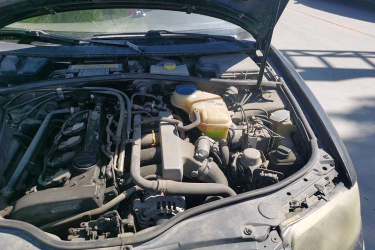 Used Volkswagen Passat 2007 1.8T Automatic Luxury Model Engine Bay Left