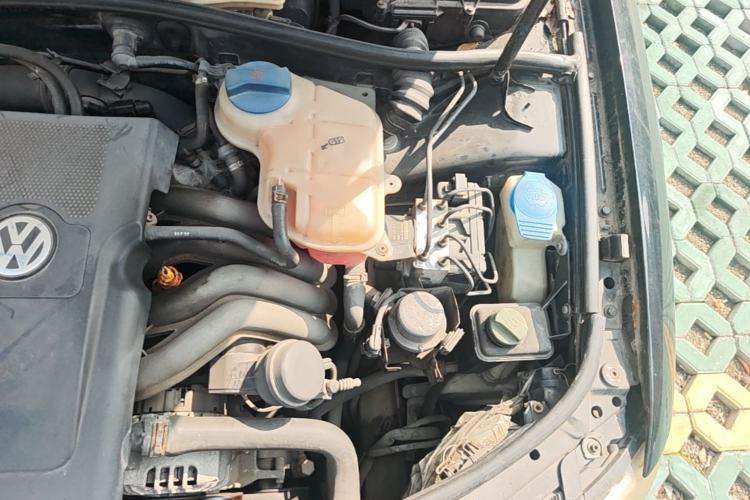 Used Volkswagen Passat 2007 2.0L Automatic Standard Edition Engine Bay Left
