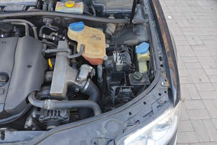 Used Volkswagen Passat 2007 1.8T Manual Luxury Model Engine Bay Left
