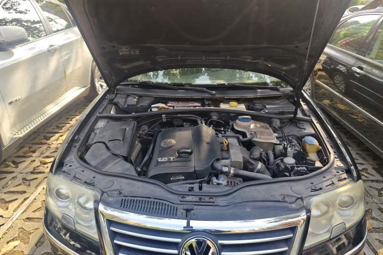 Used Volkswagen Passat 2007 1.8T Automatic VIP Model Engine Bay Right