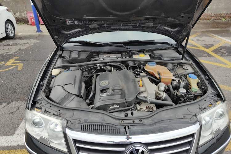 Used Volkswagen Passat 2007 1.8T Automatic VIP Model Engine Bay Right