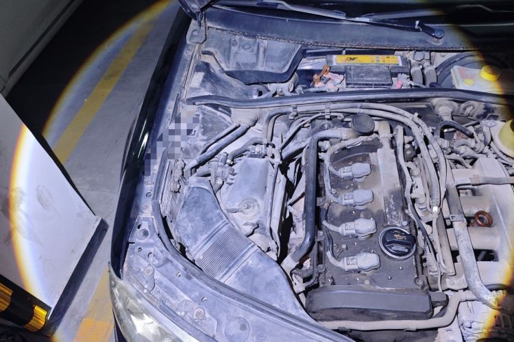 Used Volkswagen Passat 2007 1.8T Manual Standard Model Engine Bay Right