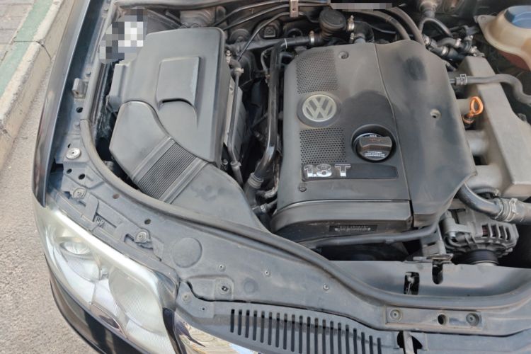 Used Volkswagen Passat 2007 1.8T Manual Standard Model Engine Bay Right