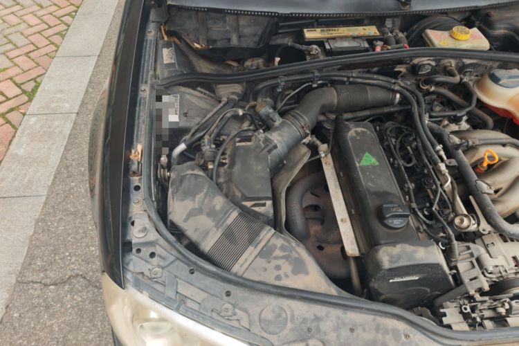 Used Volkswagen Passat 2007 2.0L Manual Standard Edition Engine Bay Right