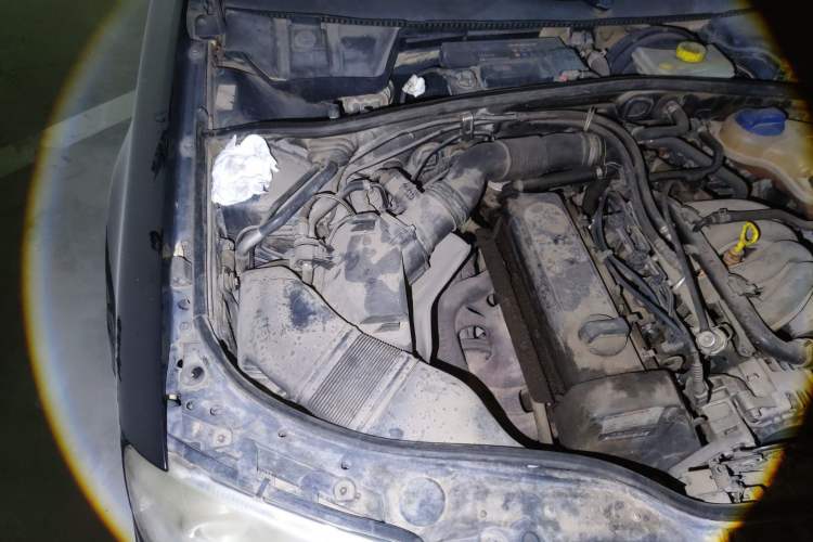 Used Volkswagen Passat 2007 2.0L Manual Standard Edition Engine Bay Right