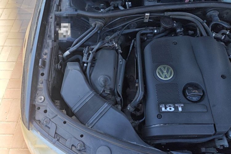 Used Volkswagen Passat 2007 1.8T Manual Luxury Model Engine Bay Right