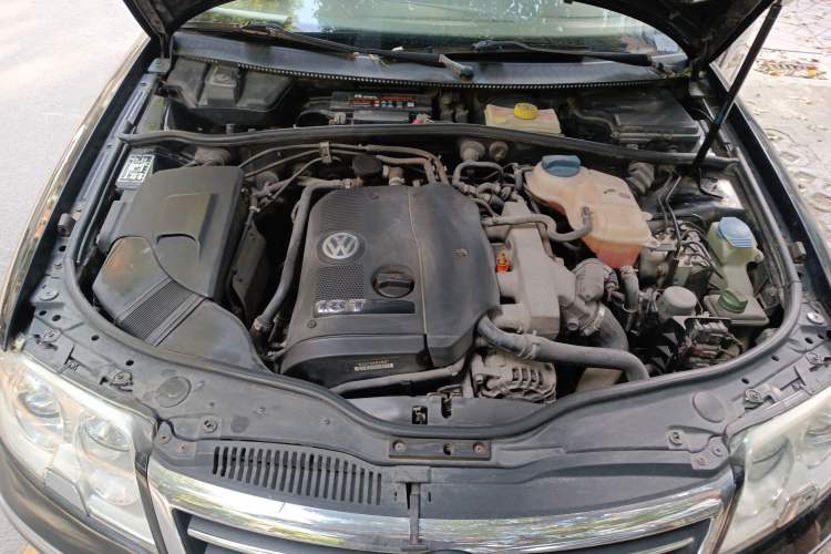 Used Volkswagen Passat 2007 1.8T Automatic Luxury Model Engine Bay