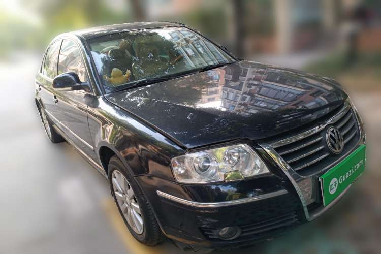 Used Volkswagen Passat 2007 1.8T Automatic Luxury Model Front Right 45 Deg
