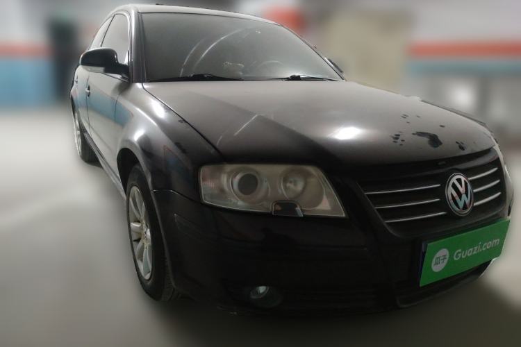 Used Volkswagen Passat 2007 2.0L Manual Standard Edition Front Right 45 Deg