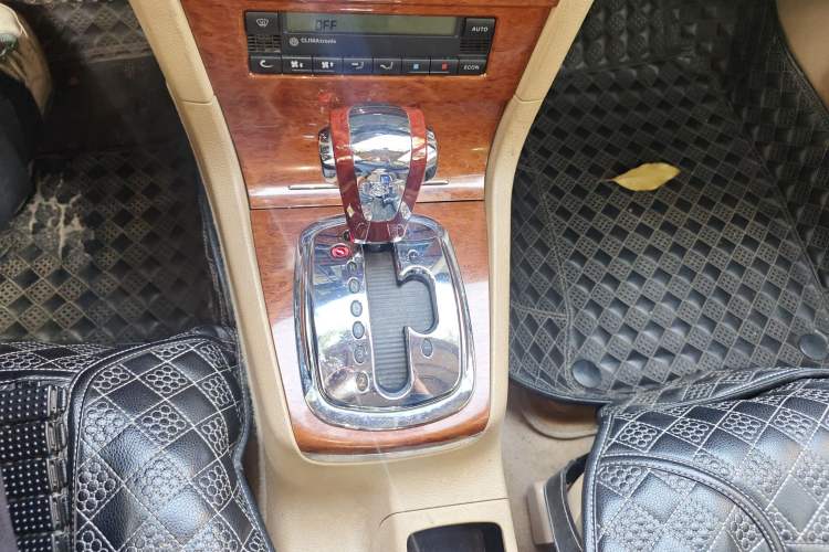 Used Volkswagen Passat 2007 1.8T Automatic VIP Model Gear Lever